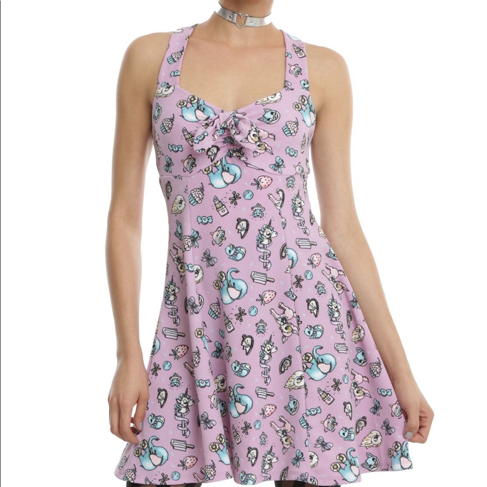 hot topic vintage toy print cross back